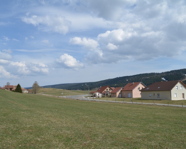 MOUTHE 13 LOGEMENTS